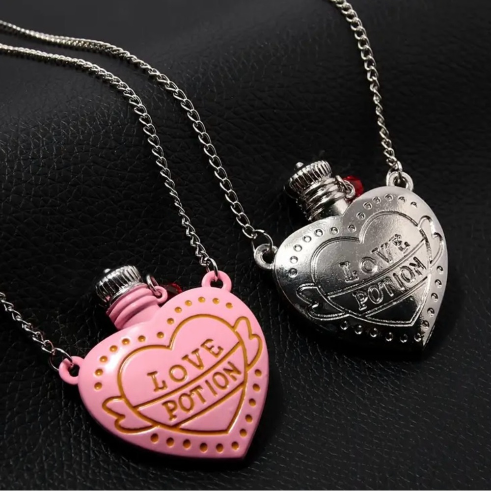 Love Potion Necklace (1)